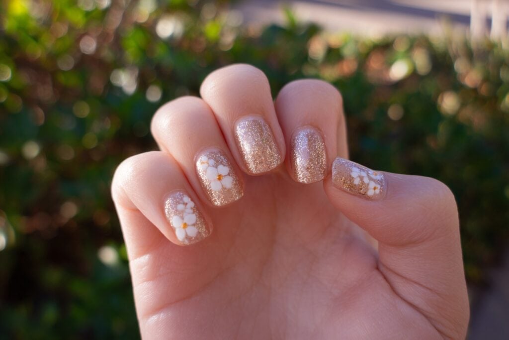 Short Glitter Nail Design Ideas